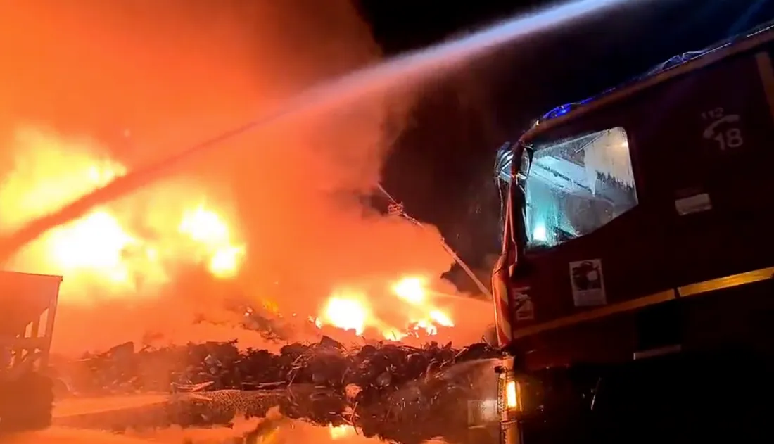 Un spectaculaire incendie dans l’Oise mobilise les pompiers 